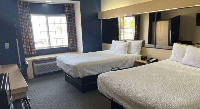 Days Inn Hutchinson, Rezerwuj Hotel Hotele w Hutchinson z basenem, Basen