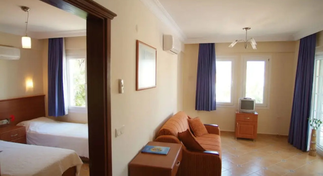 Апартаменты Sea Breeze Hotel and Apartments