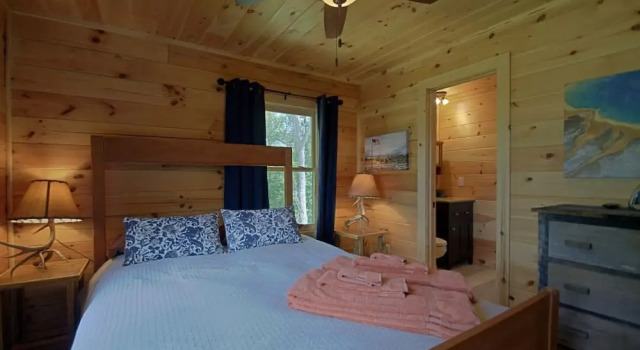 Jaisel's Cabin - 3 Br Cabin, Забронировать Дом для отпуска Отели Уэйнсвилл с парковкой, Парковка