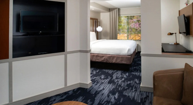 Двухместный люкс Fairfield Inn & Suites Greensboro Wendover