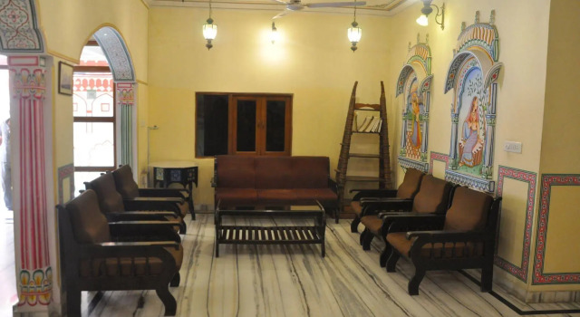 Hotel Sajjan Niwas