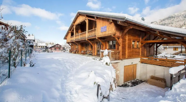 Simply Morzine - Chalet Central, Забронировать Шале Бизнес-отели Морзин, рядом с Горнолыжный подъемник Мас Вержю, 4* 5*
