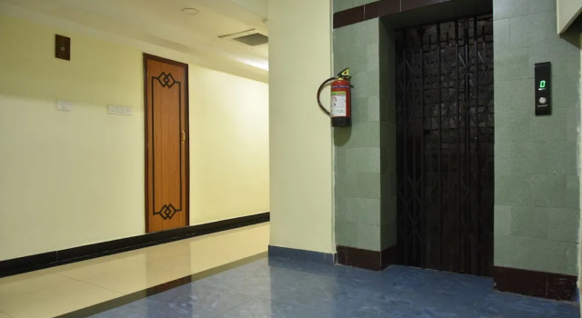 Hotel Rajhans International