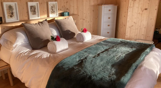 Luxury and Peaceful 1-bed Roundhouse With Hot Tub, Забронировать Дом для отпуска Глазго 