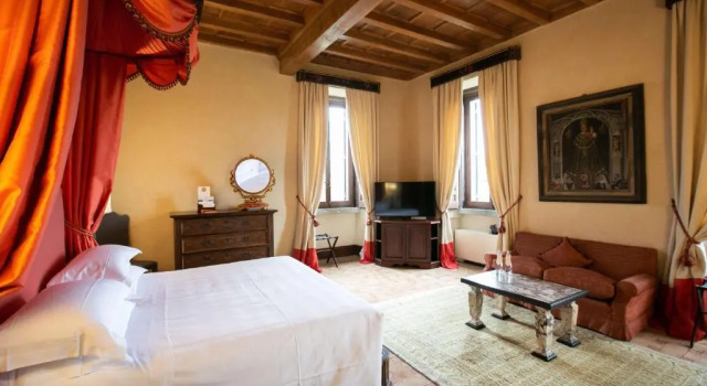 Полулюкс La Posta Vecchia Hotel