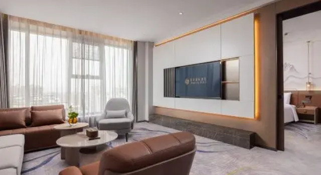 Люкс Premium Jinglong International Hotel (Zhangye West Railway Station Aegean Sea Shopping Center)