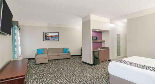 Двухместный номер La Quinta by Wyndham Latham Albany Airport