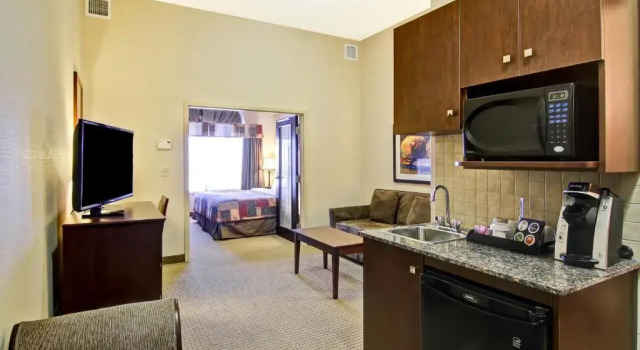 Люкс Canalta Hotel Camrose