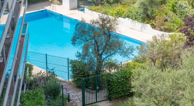 Studio with a 12 m2 terrasse sea view in Antibes Juan les Pins