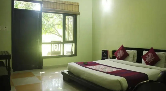OYO Premium Kosi River Resort, Rezervovat Lázně / Resort Hotely v Uttarakhand s parkováním, Parkování