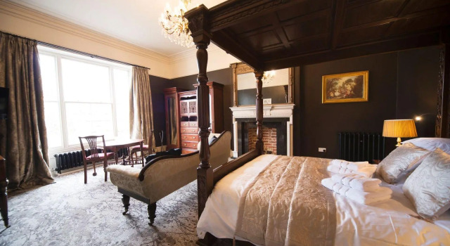 East Walls Hotel