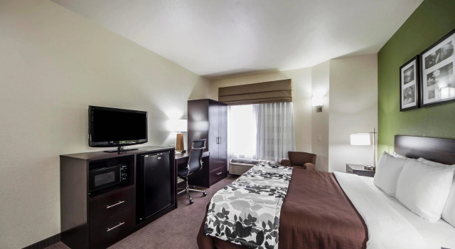 Четырёхместный номер Standard Sleep Inn & Suites Tulsa Central I-44
