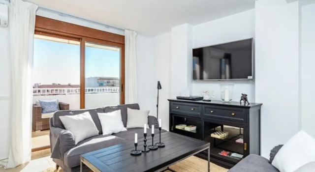 Apartment - 3 Bedrooms with Pool and WiFi - 107694