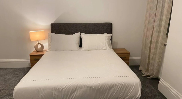 Charming 2-bed Apartment in Brentwood Free Parking, Забронировать Апартаменты/квартира Брентвуд Эссекс