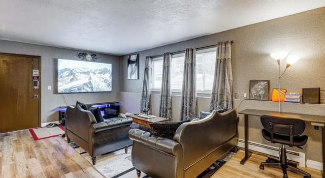 Easily Explore Anchorage! Modern Duplex Near Town, Book Feriehus Sommerhuse i Anchorage, Hytte