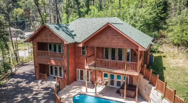 Коттедж Smoky Mountain Splash, 6 Bedroom, Private Pool, WiFi, Pool Table, Sleeps 18