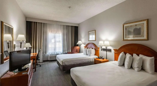 Четырёхместный номер Standard Country Inn & Suites by Radisson, El Dorado, AR