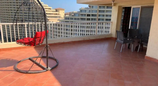 Penthouse Three-Bedroom Villa in Porto Sokhna Family only, Book Villa Sommerhuse i Suez Guvernorat, Hytte