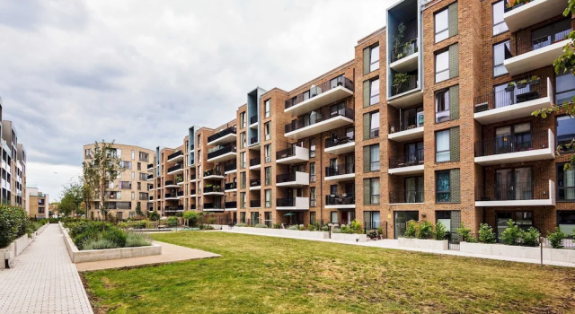 Modern Cambridge Road Gem