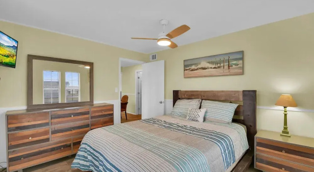 Coastline Views! Jamaica Beach Home w/ Foosball, Забронировать Дом для отпуска Джамайка-Бич США