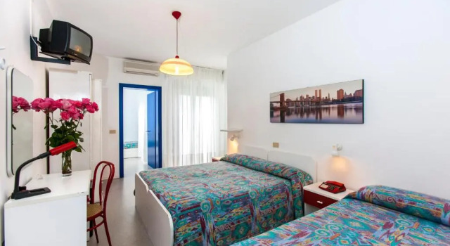 Четырёхместный номер Comfort Hotel Wally