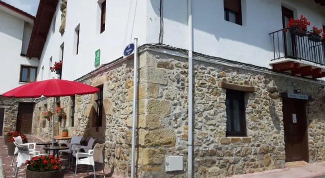 Casa Rural Irigoien, Rezerwuj Hotel Hotele w Baskonia z parkingiem, Parking