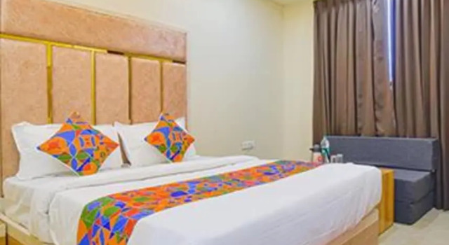 Номер Premium FabHotel Bohra International