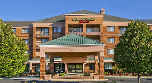 Номер Standard Courtyard by Marriott Dulles Town Center