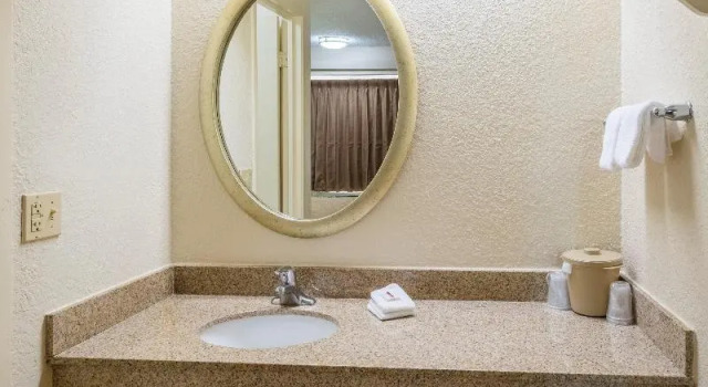 Номер Standard Red Roof Inn Huntington