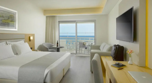 Двухместный номер Marina View St Raphael Resort & Marina