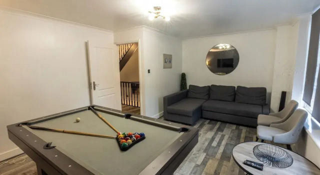 Коттедж Housesleep14-freep-garden-bbq-patio-pooltable