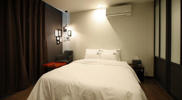 NO. 25 Hotel Myeongji, Book Hotel Hoteller i Sinho med parkering, Parkering