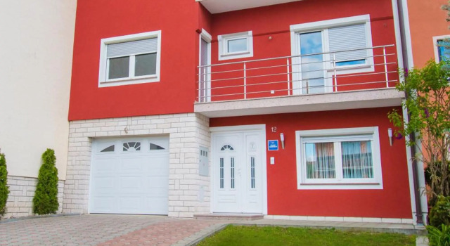 NADA, Book Hotel Karlovac Karlovac county