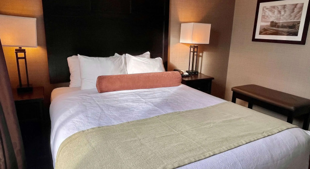 Best Western Plus Okotoks Inn & Suites
