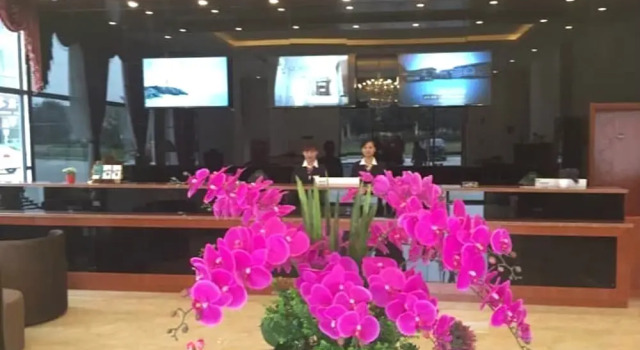 GreenTree Inn Chengdu Chongzhou Shiji Avenue Longteng Decorative City, Varaa Hotelli Chongzhou Sichuan
