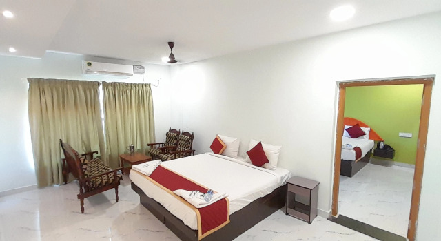 Люкс Hotel Rajeswari International