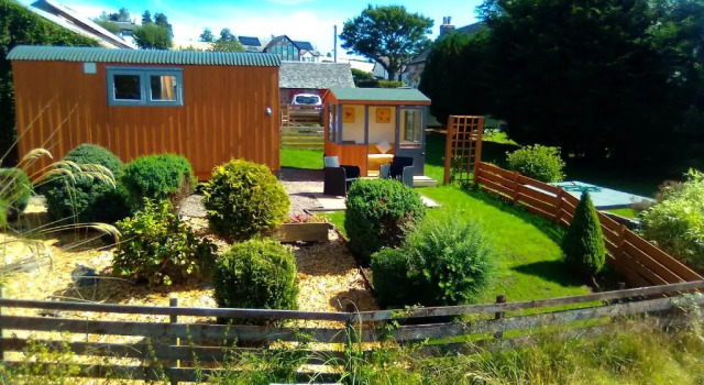 Апартаменты c 1 комнатой Waterloo Farm Shepherds Hut Glamping