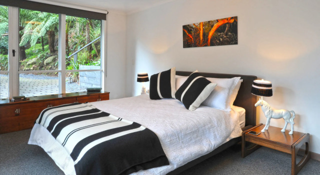 Misty Woods Retreat - Olinda, Rezerwuj Hotel Hotele w Dandenong Ranges z parkingiem, Parking