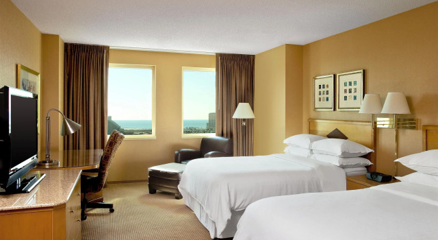 Sheraton Atlantic City Convention Center Hotel, Забронировать Отель Атлантик-Сити Джерси-Шор, рядом с Театр IMAX в Тропикане