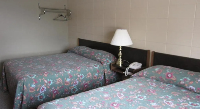 Четырёхместный номер Standard SureStay by Best Western Smithers