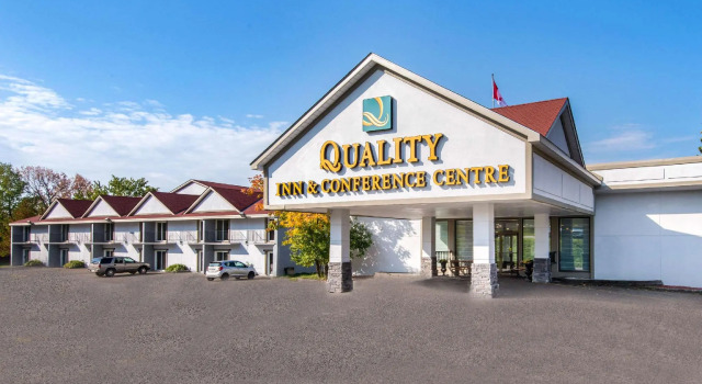 Номер Standard Quality Inn & Conference Centre