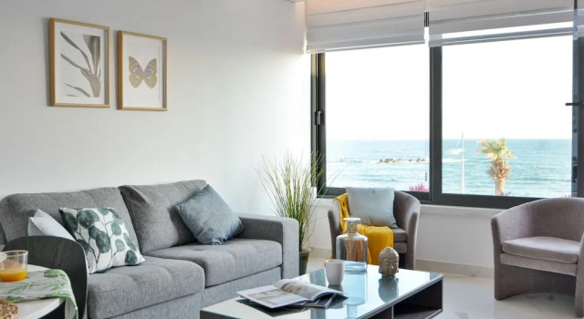 Апартаменты Luxury Phaedrus Living Seaview Luxury Marina Court 213
