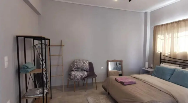 Xrysa's Central City Apartment, Book Apartment Mesolongion 