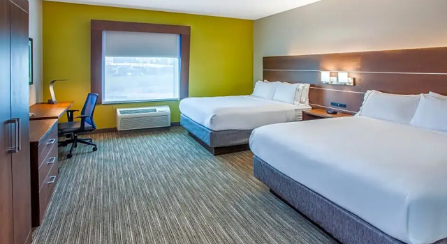 Четырёхместный люкс c 1 комнатой Holiday Inn Express & Suites Texarkana by IHG