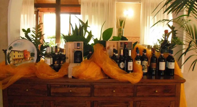 Hotel Tiziana, Забронировать Отель Отели Монтепульчано с парковкой, Парковка
