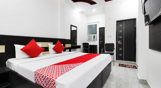OYO 49595 Hotel Enroute Taj
