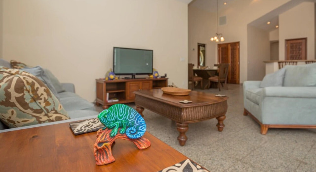 Lawson Rock- Lionfish 302 2 Bedroom Condo, Prenota Appartamento Hotel a Roatan con parcheggio, Parcheggio