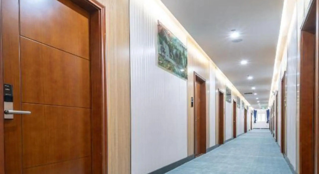 Shanshui Business Hotel (Zhuhai Jida Lovers Road), Rezervasyon Otel Guangdong otoparklı oteller, Otopark