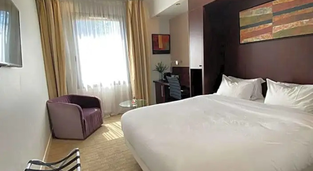 Четырёхместный семейный номер Standard Four Points by Sheraton Paris Charles de Gaulle Airport
