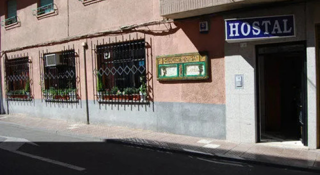 Hostal El Caseron, Забронировать Отель Санта Марта де Тормес Salamanca Province